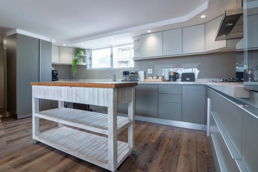 To Let 3 Bedroom Property for Rent in Sea Point Western Cape